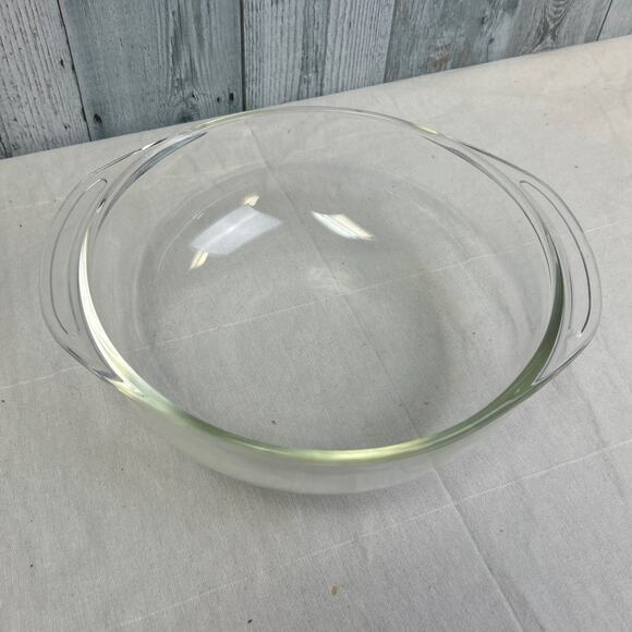 Vintage Pyrex 2QT Rounded Bottom Clear Glass Made in USA Serving Bowl NO LID - Picture 1 of 4
